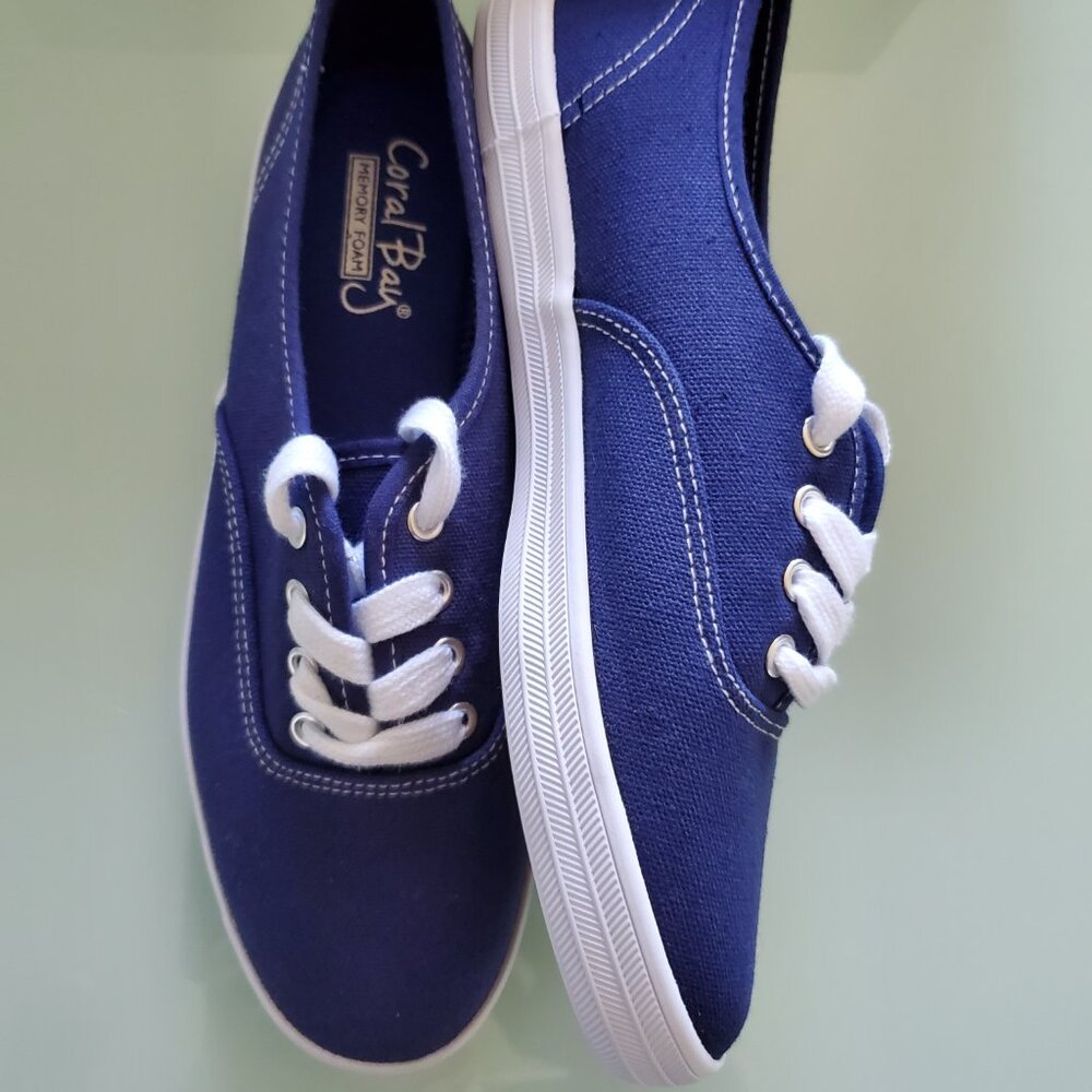 Shoes - Picture 3 of 4